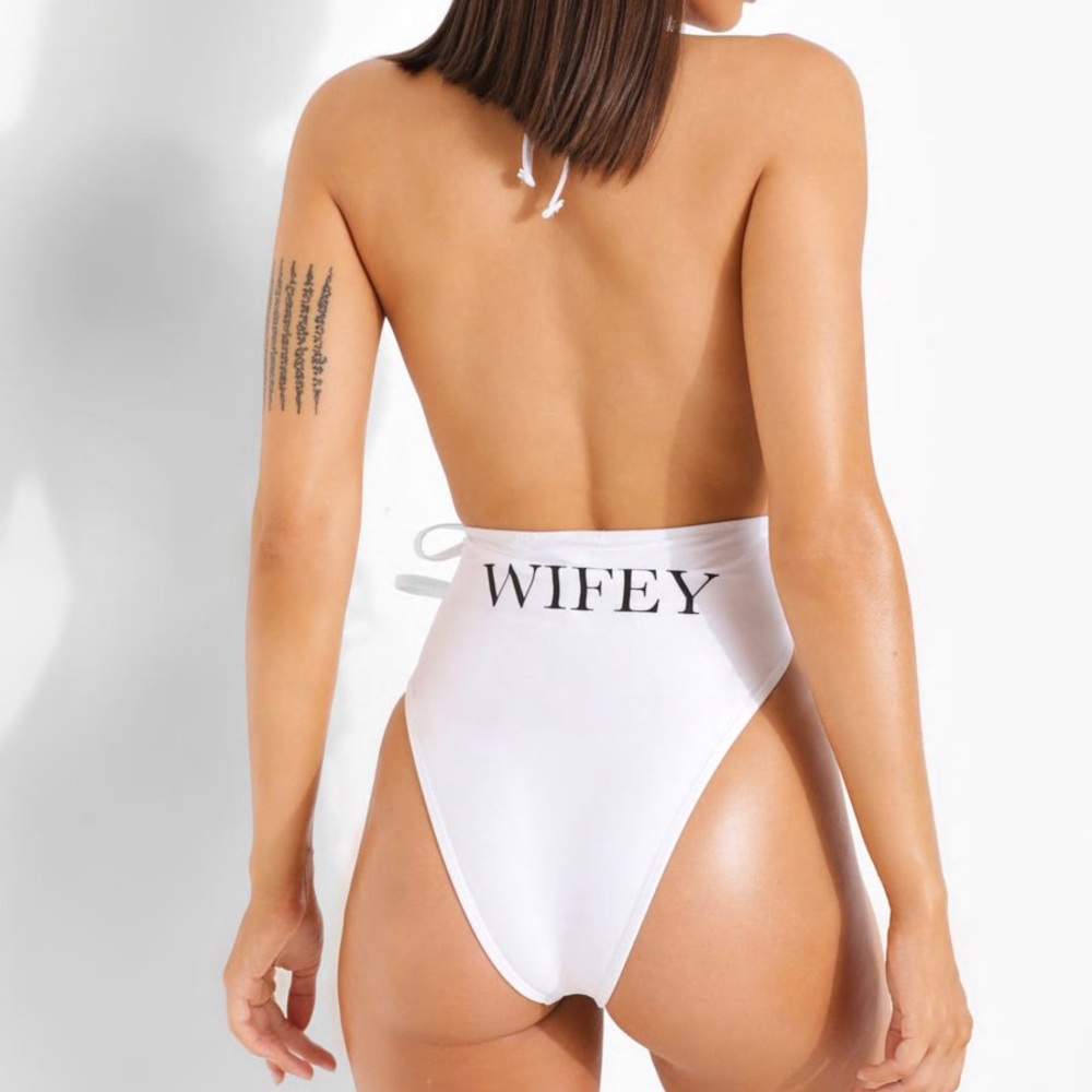 Boohoo BRIDE OPEN BACK SLOGAN SWIMSUIT brand new never worn